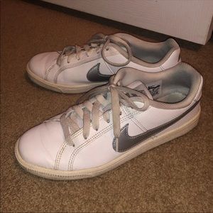 Women’s Nike Court Royale